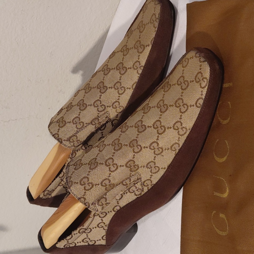 Gucci Men’s Beige GG Canvas Slip-On Loafers - Picture 5 of 5